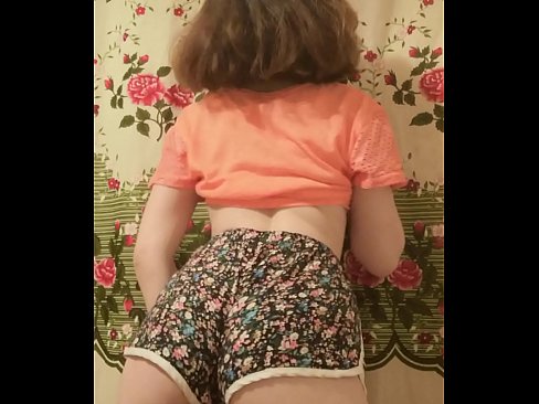 ❤️ La joven sexy hace un striptease grabando sus calzoncillos en la cámara Porno vk en es.pornhills-com.ru ❌️